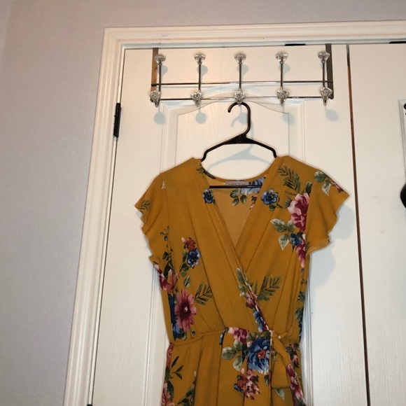 Dress - Picture 3 of 4